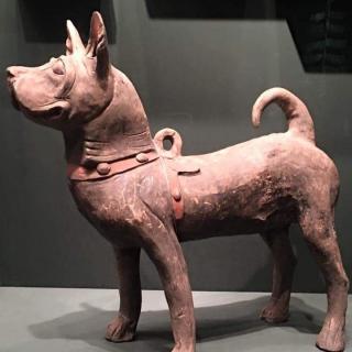 2.000 Jahre alte chinesische Tonfigur eines Shar Pei